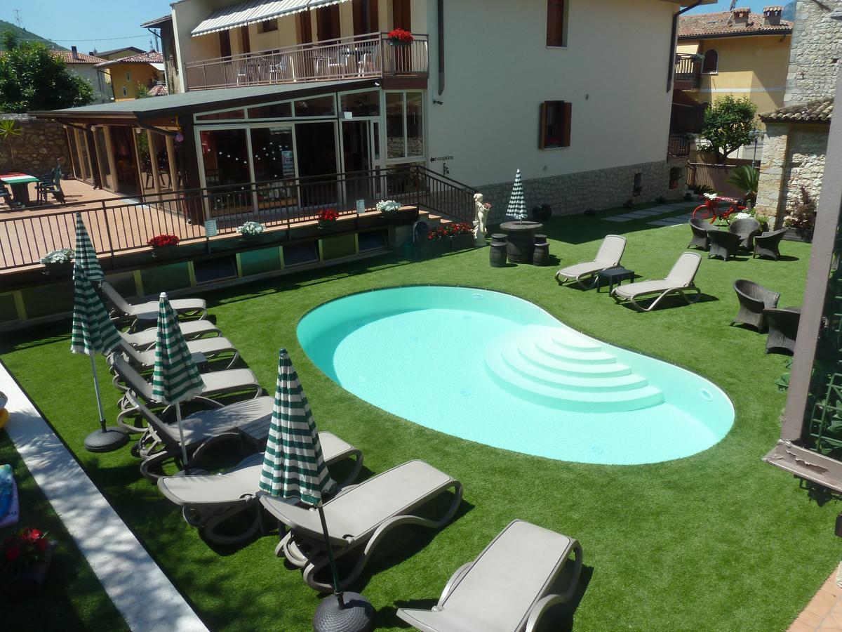 Albergo Casa Este Brenzone sul Garda Exterior photo