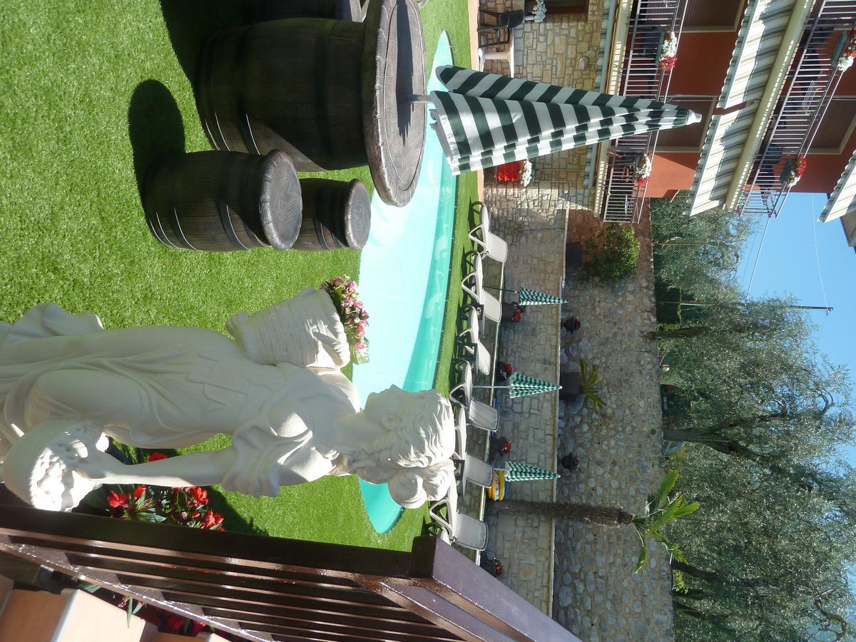 Albergo Casa Este Brenzone sul Garda Exterior photo